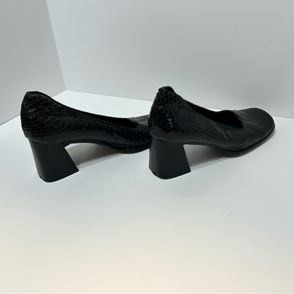 Amanda Smith black faux snake skin heels, size 9.5